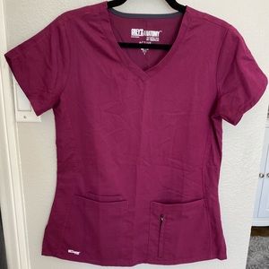 Grey’s Anatomy scrubs in Fuchsia / purple